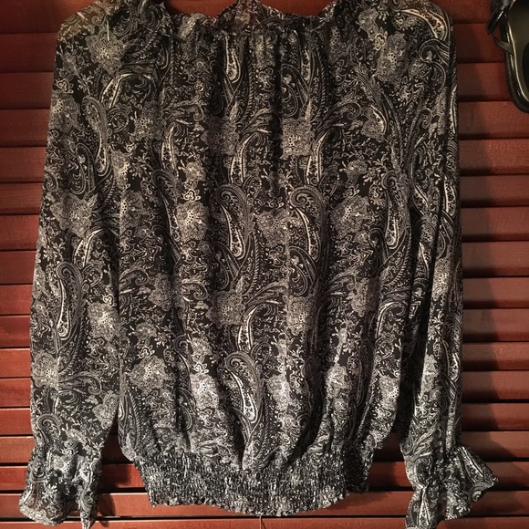 Notations large pretty black and white paisley top - Picture 5 of 6